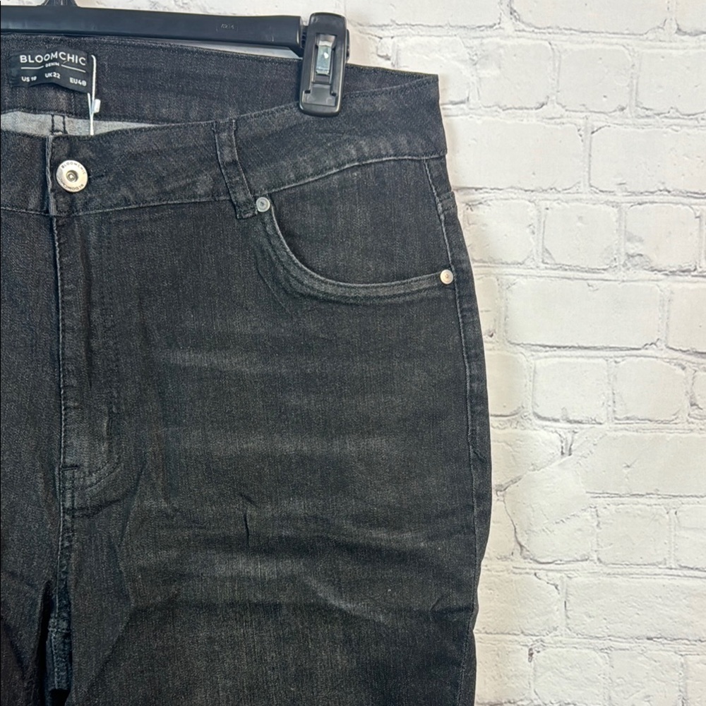 BloomChic Black Skinny Jeans - Picture 3 of 7